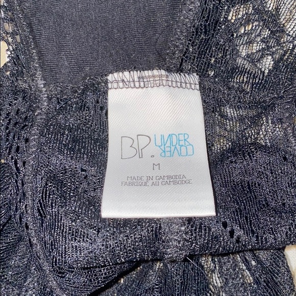 Black Lace Bralettes - Junior Size M - Picture 4 of 4